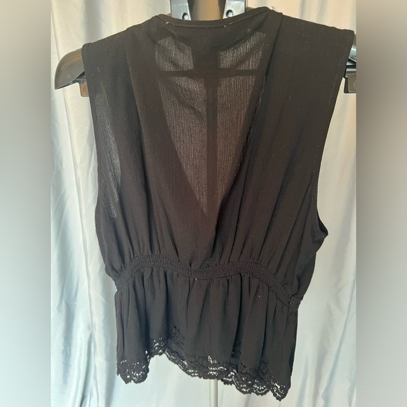 Elegant Black Lace Trim Top - Picture 3 of 6